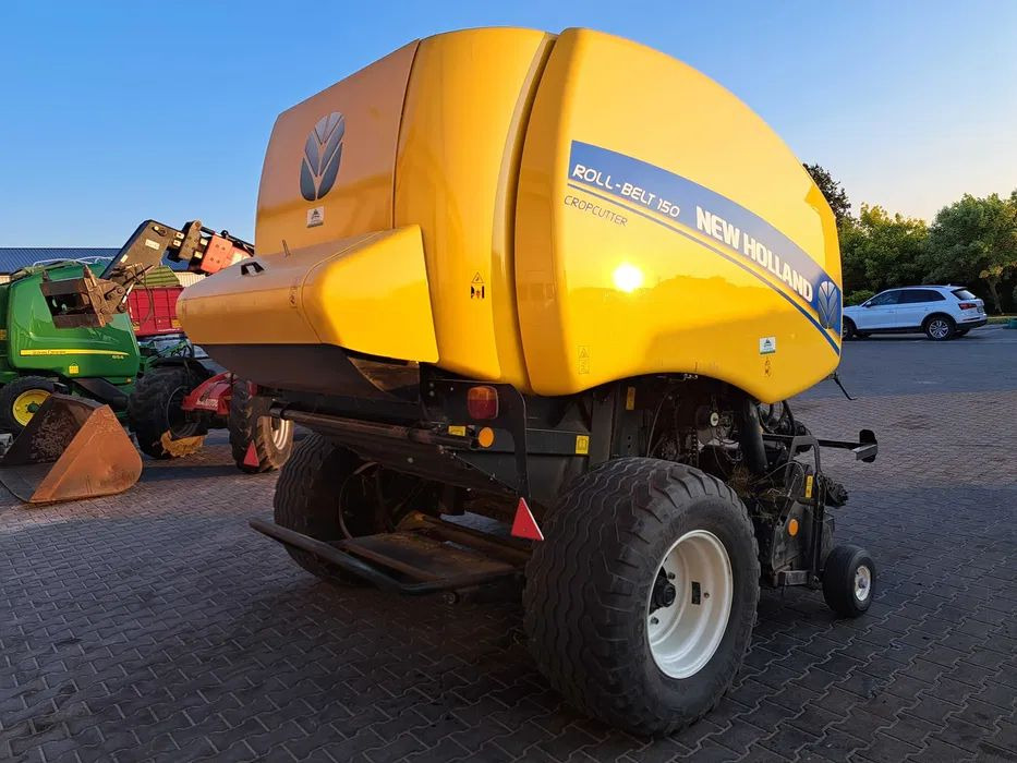 New Holland ROLL-BELT 150 cropcutter - Presse à balles rondes: photos 3 New Holland ROLL-BELT 150 cropcutter - Presse à balles rondes: photos 3