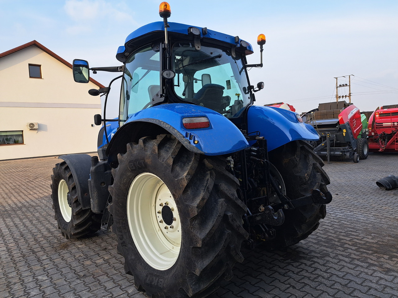 New Holland T7 170 - Tracteur agricole: photos 4 New Holland T7 170 - Tracteur agricole: photos 4