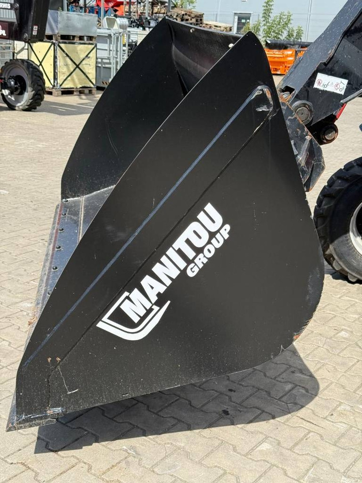 Manitou CBA 1500 L2450 LDR 570548 NEW - Godet pour Engins de chantier: photos 3 Manitou CBA 1500 L2450 LDR 570548 NEW - Godet pour Engins de chantier: photos 3
