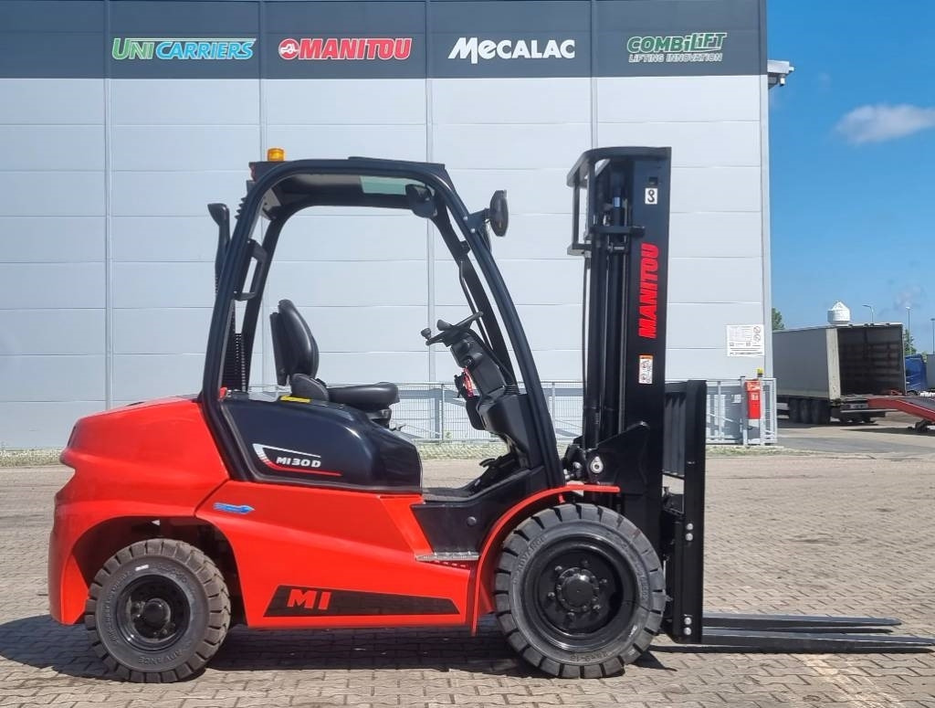 Manitou MI 30 D UNUSED TRIPLEX !! SALE - Chariot élévateur diesel: photos 1 Manitou MI 30 D UNUSED TRIPLEX !! SALE - Chariot élévateur diesel: photos 1