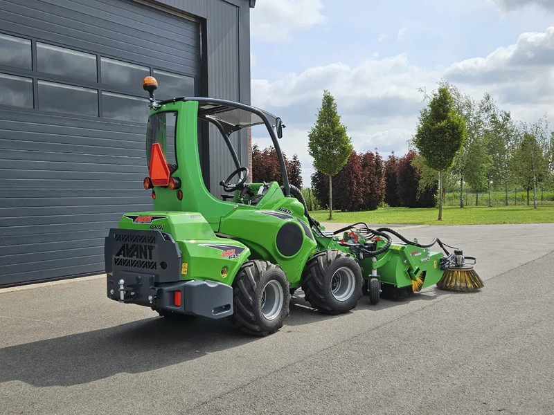 Avant 645i Rental mini-shovel - Chargeuse compacte sur chenilles: photos 4 Avant 645i Rental mini-shovel - Chargeuse compacte sur chenilles: photos 4