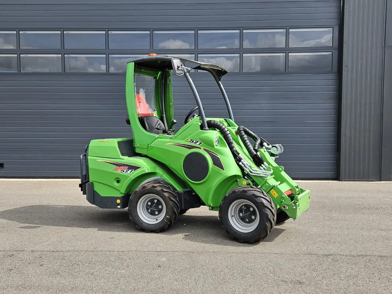 Avant E527 mini-shovel - Chargeuse compacte sur chenilles: photos 2 Avant E527 mini-shovel - Chargeuse compacte sur chenilles: photos 2