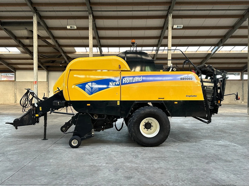 New Holland BB9060 Cropcutter - Machine agricole: photos 3 New Holland BB9060 Cropcutter - Machine agricole: photos 3
