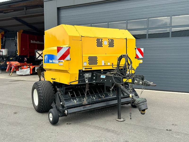New Holland BR6090 balenpers - Machine agricole: photos 1 New Holland BR6090 balenpers - Machine agricole: photos 1