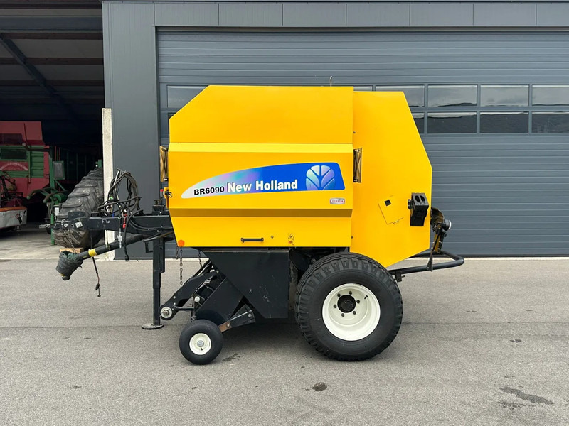 New Holland BR6090 balenpers - Machine agricole: photos 4 New Holland BR6090 balenpers - Machine agricole: photos 4