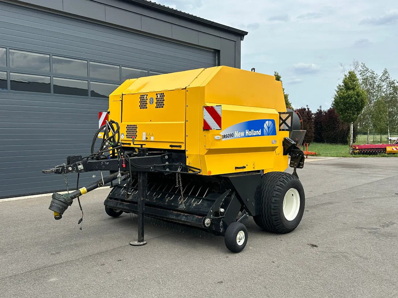 New Holland BR6090 balenpers - Machine agricole: photos 3 New Holland BR6090 balenpers - Machine agricole: photos 3