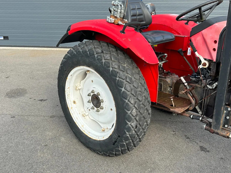YTO 400 2-wd - Tracteur agricole: photos 5 YTO 400 2-wd - Tracteur agricole: photos 5