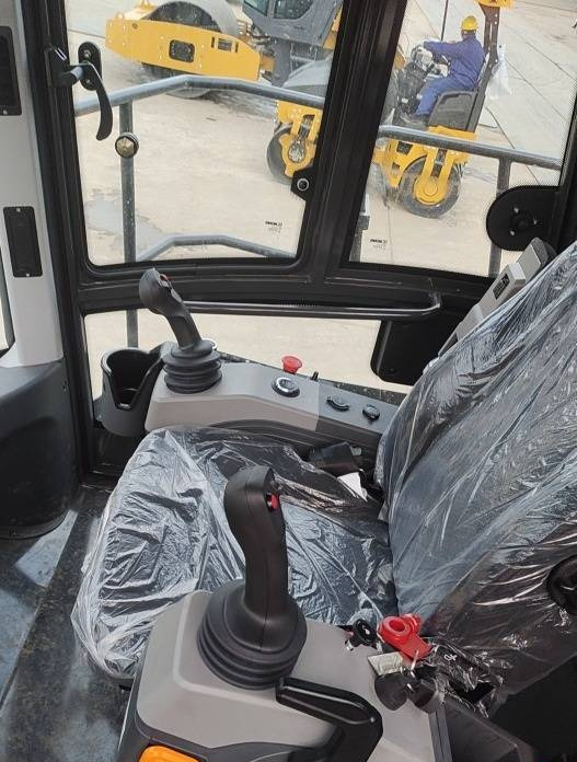NEW MAXUS 36 TON Compactor Warranty up to 10 YEARS НОВИЙ Компактор 36 ТОН MAXUS Гарантія до 10 РОКІВ NOWY Kompaktor 36 TON MAXUS Gwarancja - Compacteur à pieds de mouton/ Monocylindre: photos 3 NEW MAXUS 36 TON Compactor Warranty up to 10 YEARS НОВИЙ Компактор 36 ТОН MAXUS Гарантія до 10 РОКІВ NOWY Kompaktor 36 TON MAXUS Gwarancja - Compacteur à pieds de mouton/ Monocylindre: photos 3