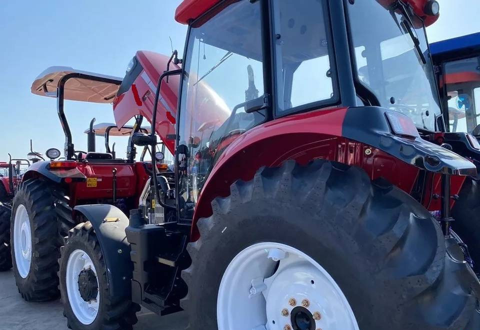 NEW MAXUS 75 HP 4x4 Tractor Euro 5 Warranty up to 10 YEARS | НОВИЙ MAXUS 75 К.с. Трактор 4x4 Євро 5 Гарантія до 10 РОКІВ - Tracteur agricole: photos 1 NEW MAXUS 75 HP 4x4 Tractor Euro 5 Warranty up to 10 YEARS | НОВИЙ MAXUS 75 К.с. Трактор 4x4 Євро 5 Гарантія до 10 РОКІВ - Tracteur agricole: photos 1