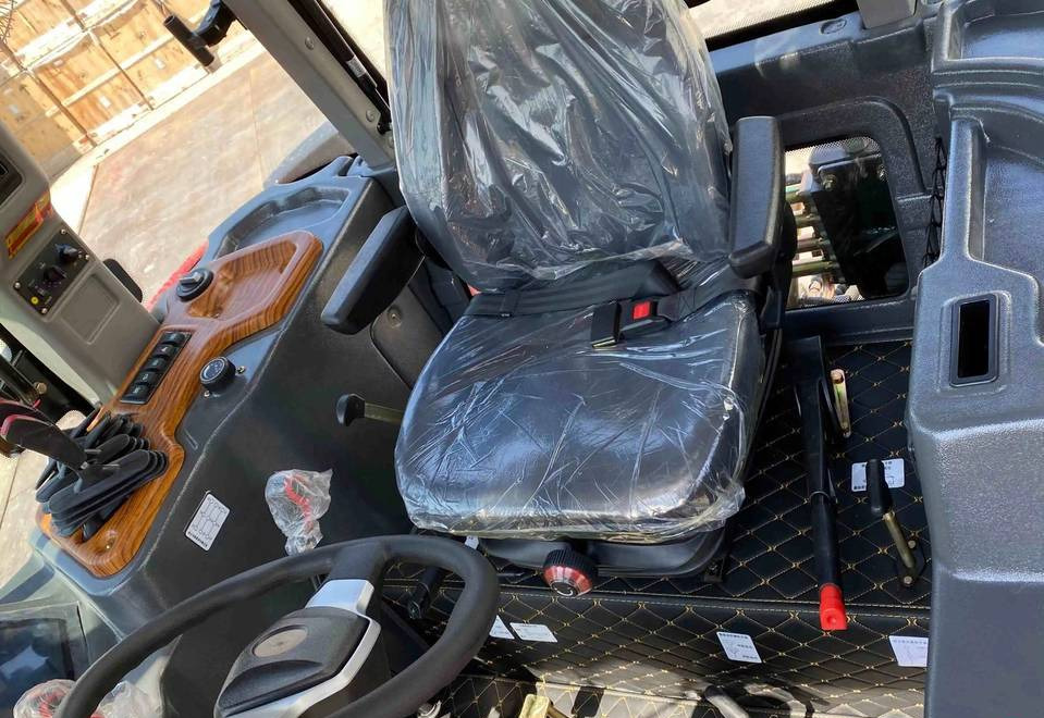 NEW Tractor 180 HP 4x4 MAXUS Warranty up to 10 Years НОВИЙ Трактор 180 К.с. 4x4 MAXUS Гарантія до 10 Років NOWY Ciągnik 180 KM 4x4 MAXUS Gwarancja do 10 LAT - Tracteur agricole: photos 4 NEW Tractor 180 HP 4x4 MAXUS Warranty up to 10 Years НОВИЙ Трактор 180 К.с. 4x4 MAXUS Гарантія до 10 Років NOWY Ciągnik 180 KM 4x4 MAXUS Gwarancja do 10 LAT - Tracteur agricole: photos 4