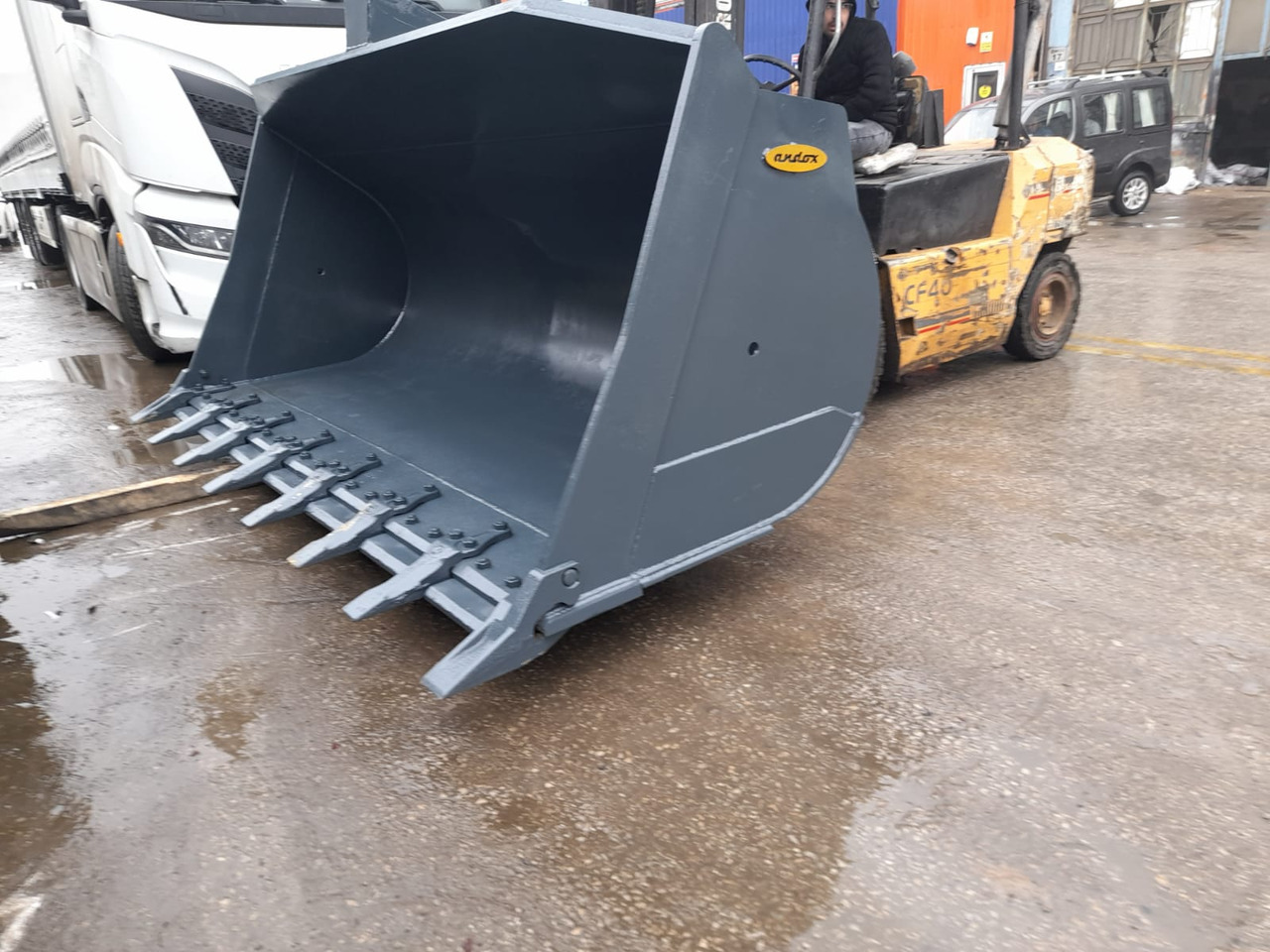 Doosan - Godet pour chargeur pour Engins de chantier: photos 2 Doosan - Godet pour chargeur pour Engins de chantier: photos 2