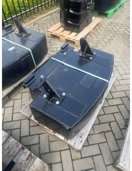 Gewichtenblok 600 KG achtergewicht , Rearweight - Pièces de rechange pour Machine agricole: photos 4 Gewichtenblok 600 KG achtergewicht , Rearweight - Pièces de rechange pour Machine agricole: photos 4