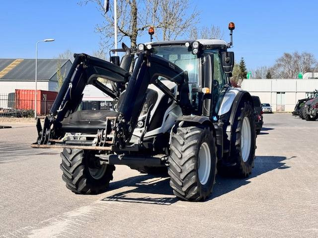 Valtra N104 Hitech5 met voorlader 4700 uur! - Tracteur agricole: photos 5 Valtra N104 Hitech5 met voorlader 4700 uur! - Tracteur agricole: photos 5