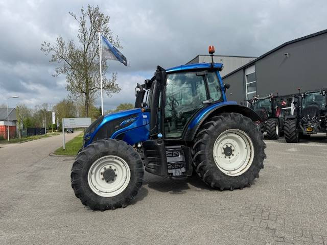 Valtra N134 Versu Smart Touch, GPS - Tracteur agricole: photos 2 Valtra N134 Versu Smart Touch, GPS - Tracteur agricole: photos 2