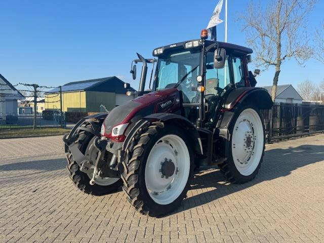 Valtra N93 hitech5, 2015, 517 uur! - Tracteur agricole: photos 1 Valtra N93 hitech5, 2015, 517 uur! - Tracteur agricole: photos 1