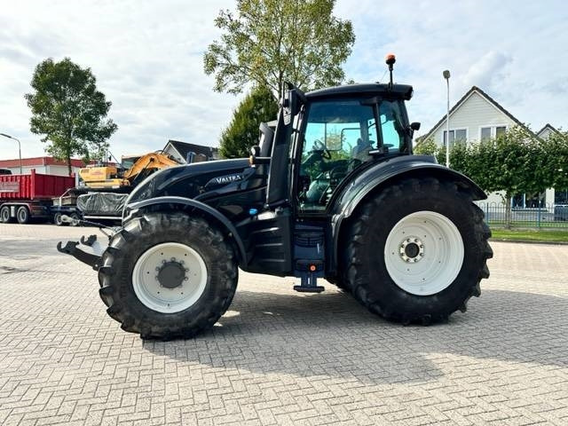 Valtra T235 Direct Smart Touch TWINTRAC! 745 HOURS - Tracteur agricole: photos 1 Valtra T235 Direct Smart Touch TWINTRAC! 745 HOURS - Tracteur agricole: photos 1