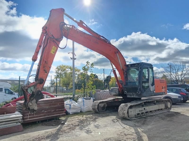 Hitachi ZX210LC-3 - Pelle sur chenille: photos 2 Hitachi ZX210LC-3 - Pelle sur chenille: photos 2