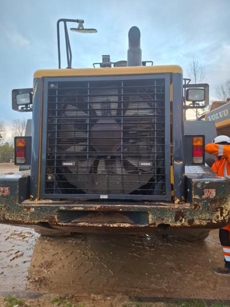 Komatsu WA500-6 - Chargeuse sur pneus: photos 3 Komatsu WA500-6 - Chargeuse sur pneus: photos 3