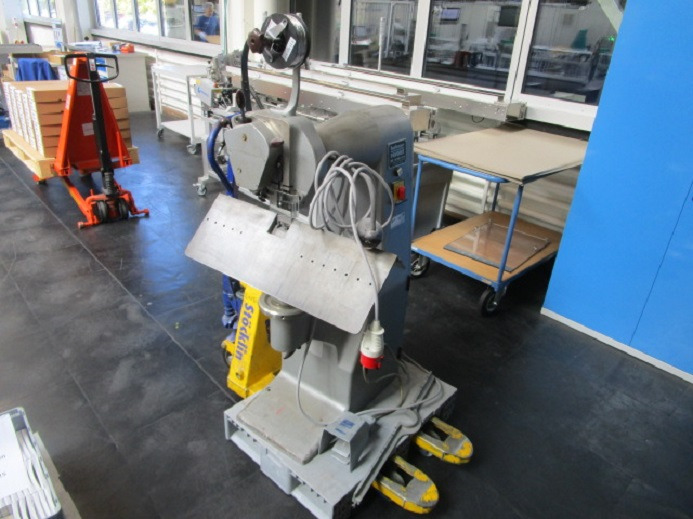 DRAHTHEFTMASCHINE HOHNER FAVORIT - Machine d'impression: photos 1 DRAHTHEFTMASCHINE HOHNER FAVORIT - Machine d'impression: photos 1