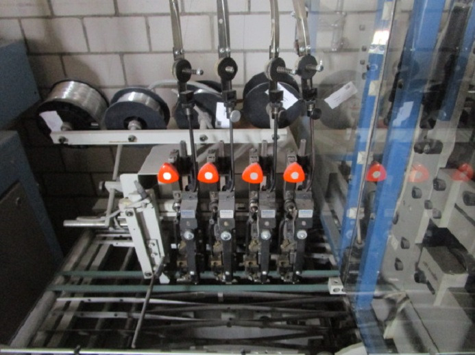 HEFT- UND FALZEINHEIT MIT FRONTSCHNITT MKW SFT 350 - Machine d'impression: photos 3 HEFT- UND FALZEINHEIT MIT FRONTSCHNITT MKW SFT 350 - Machine d'impression: photos 3