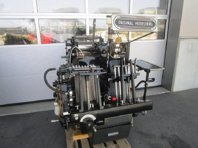 HEIDELBERG TIEGEL A4 MIT HEISSFOLIENPRÄGEEINRICHTUNG - Presse offset: photos 2 HEIDELBERG TIEGEL A4 MIT HEISSFOLIENPRÄGEEINRICHTUNG - Presse offset: photos 2