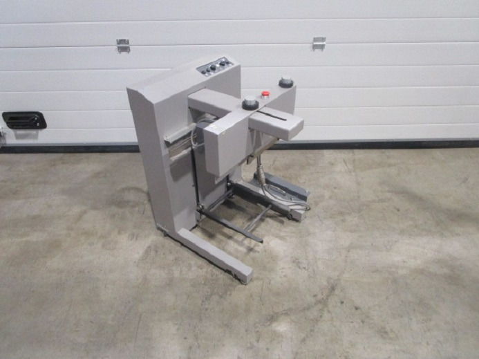 STAPELABSENKTISCH HORIZON ST-20 - Machine d'impression: photos 1 STAPELABSENKTISCH HORIZON ST-20 - Machine d'impression: photos 1