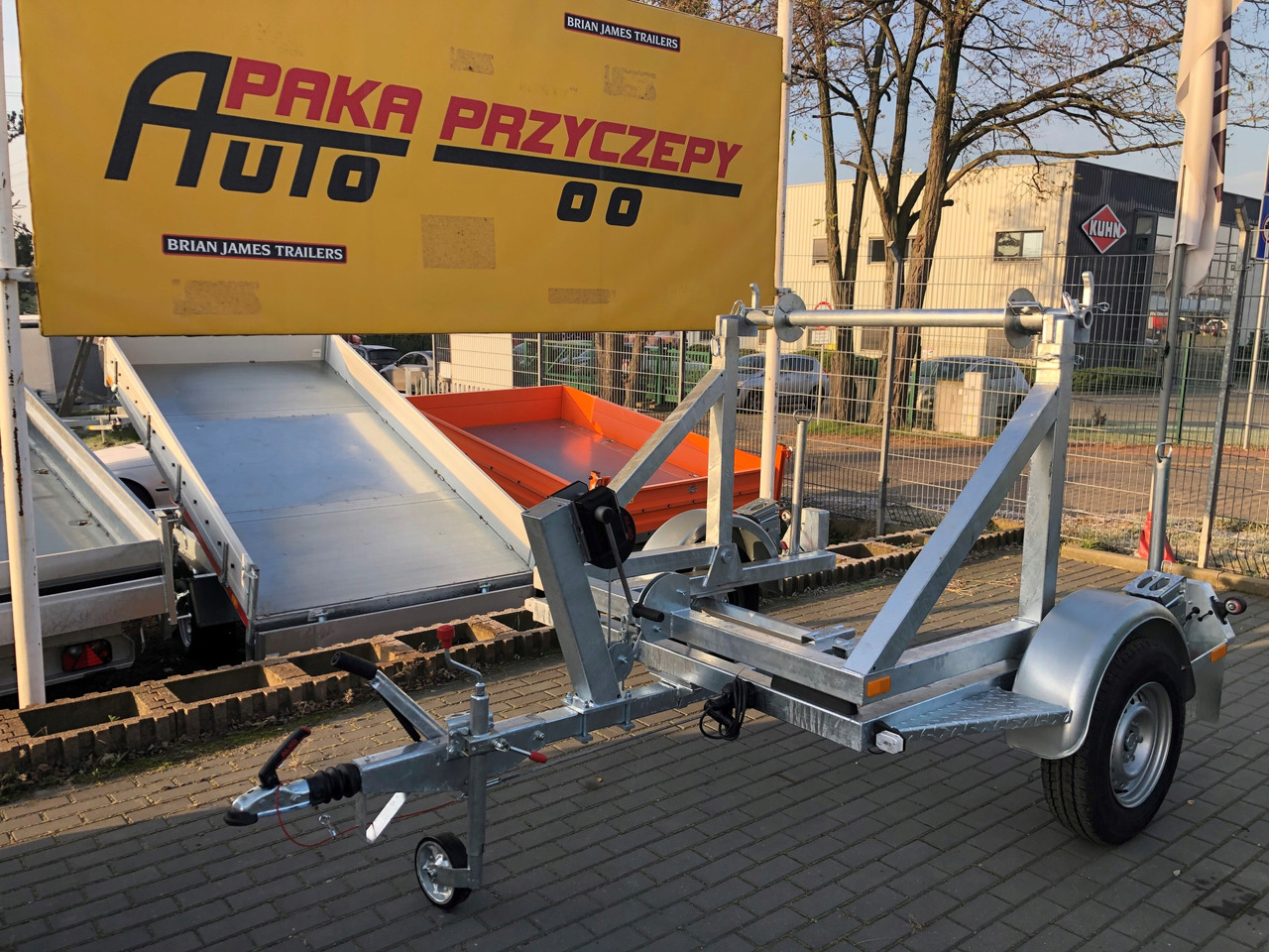 PRZYCZEPA KABLOWA POD BĘBEN KABLOWY ŚWIATŁOWÓD / CABLE TRAILER FOR FIBER OPTIC CABLE DRUM - Remorque porte-touret: photos 2 PRZYCZEPA KABLOWA POD BĘBEN KABLOWY ŚWIATŁOWÓD / CABLE TRAILER FOR FIBER OPTIC CABLE DRUM - Remorque porte-touret: photos 2