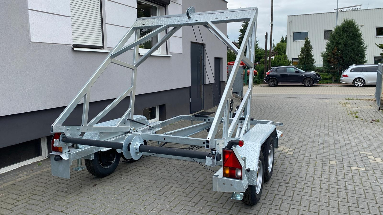 PRZYCZEPA WARK KABLOWA Z WCIĄGARKĄ RĘCZNĄ, DMC 3500 KG / WARK Cable Trailer with Manual Winch, DMC 3500 KG - Remorque porte-touret: photos 4 PRZYCZEPA WARK KABLOWA Z WCIĄGARKĄ RĘCZNĄ, DMC 3500 KG / WARK Cable Trailer with Manual Winch, DMC 3500 KG - Remorque porte-touret: photos 4