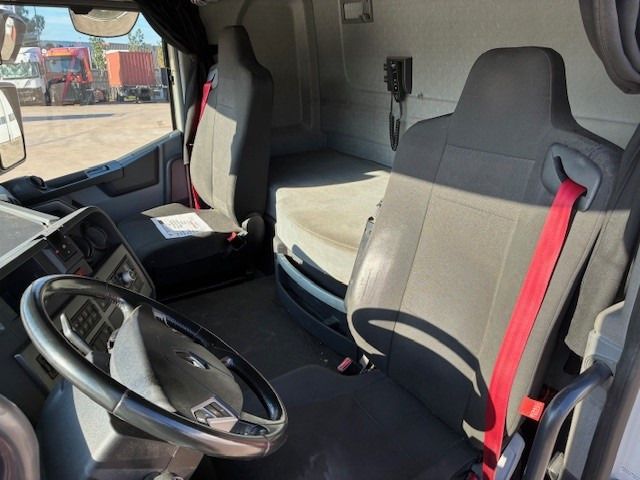 Tracteur routier Renault Trucks T: photos 7