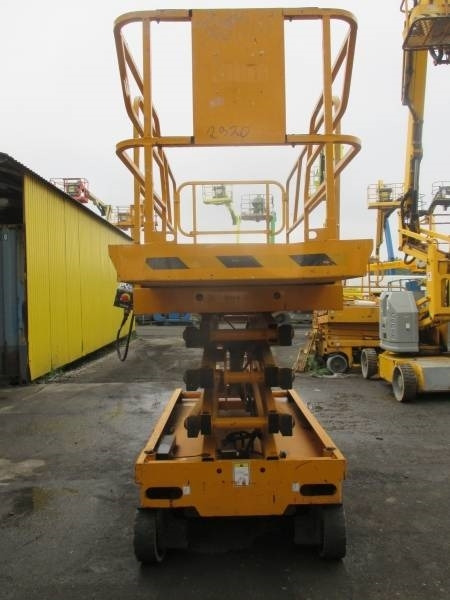 Haulotte Compact 10 - Nacelle ciseaux: photos 3 Haulotte Compact 10 - Nacelle ciseaux: photos 3