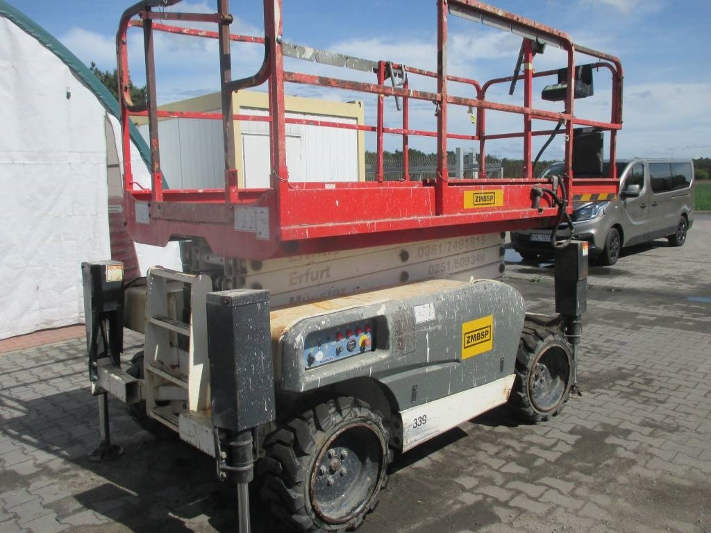 Haulotte Compact 12 DX - Nacelle ciseaux: photos 3 Haulotte Compact 12 DX - Nacelle ciseaux: photos 3