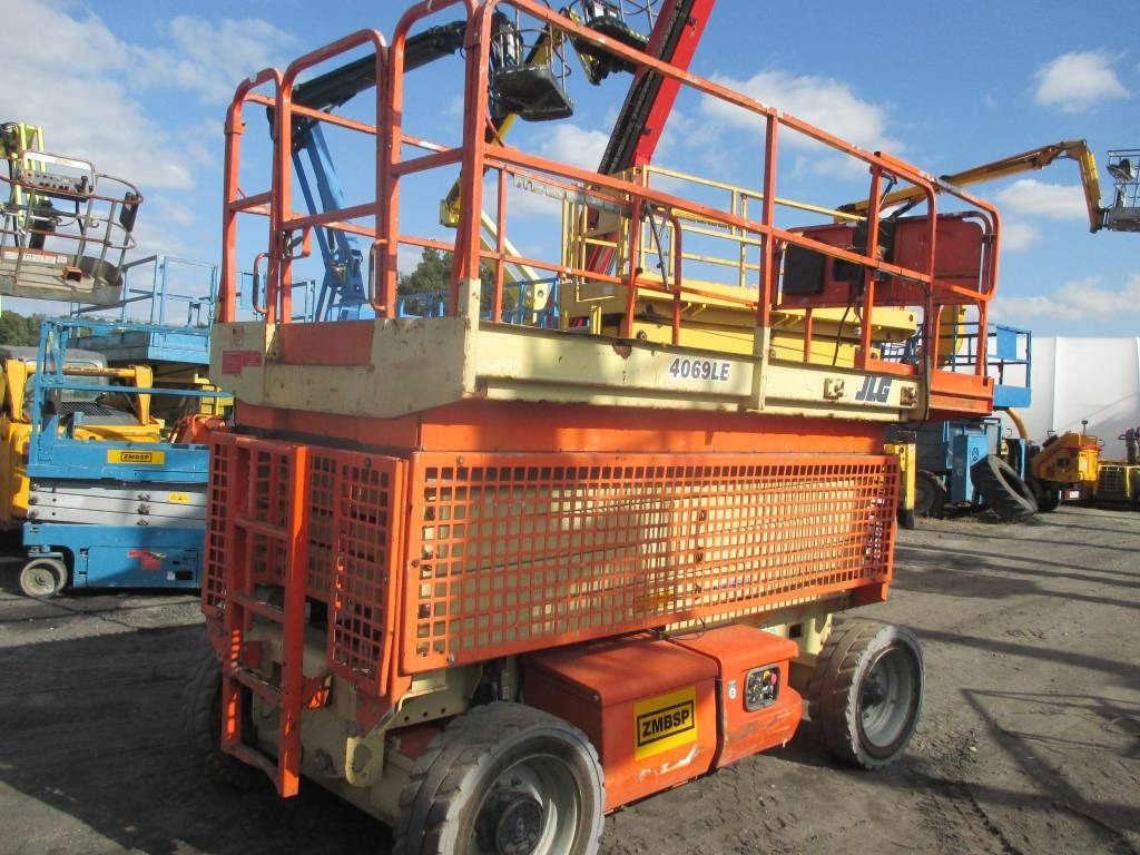 JLG 4069 LE - Nacelle ciseaux: photos 3 JLG 4069 LE - Nacelle ciseaux: photos 3