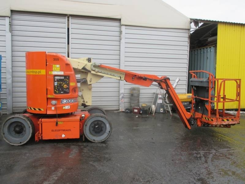JLG E 300 AJ - Nacelle articulée: photos 1 JLG E 300 AJ - Nacelle articulée: photos 1