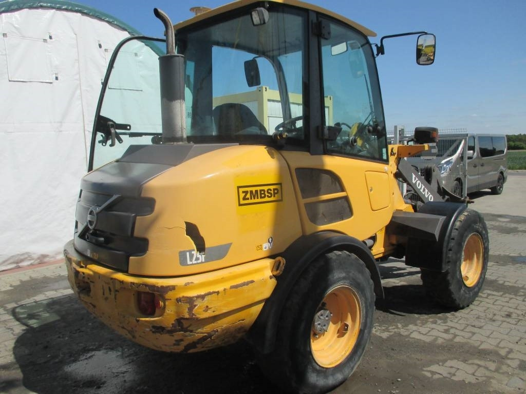 Volvo L 25 F - Chargeuse sur pneus: photos 2 Volvo L 25 F - Chargeuse sur pneus: photos 2
