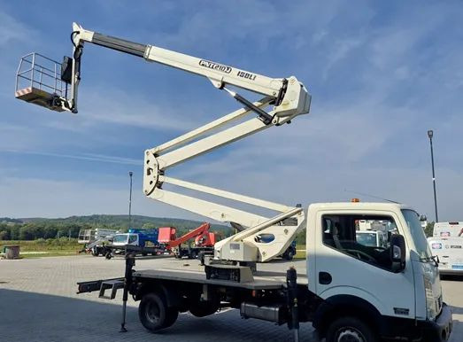 Nissan NT 400 CABSTAR podnośnik koszowy ISOLI PNT 210 JD4 - Camion avec nacelle: photos 2 Nissan NT 400 CABSTAR podnośnik koszowy ISOLI PNT 210 JD4 - Camion avec nacelle: photos 2