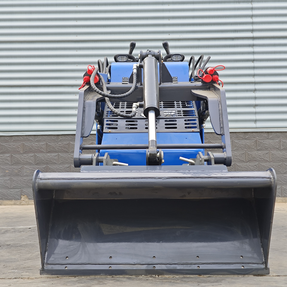Mini chargeuse neuf LEZUM Free Shipping Mini Skid Steer Loader Compact Track Electric/Diesel Chinese Mini Skid Steer Loader For Sale With Mini Skid Steer Attachments 4 In 1 Bucket: photos 6 Mini chargeuse neuf LEZUM Free Shipping Mini Skid Steer Loader Compact Track Electric/Diesel Chinese Mini Skid Steer Loader For Sale With Mini Skid Steer Attachments 4 In 1 Bucket: photos 6
