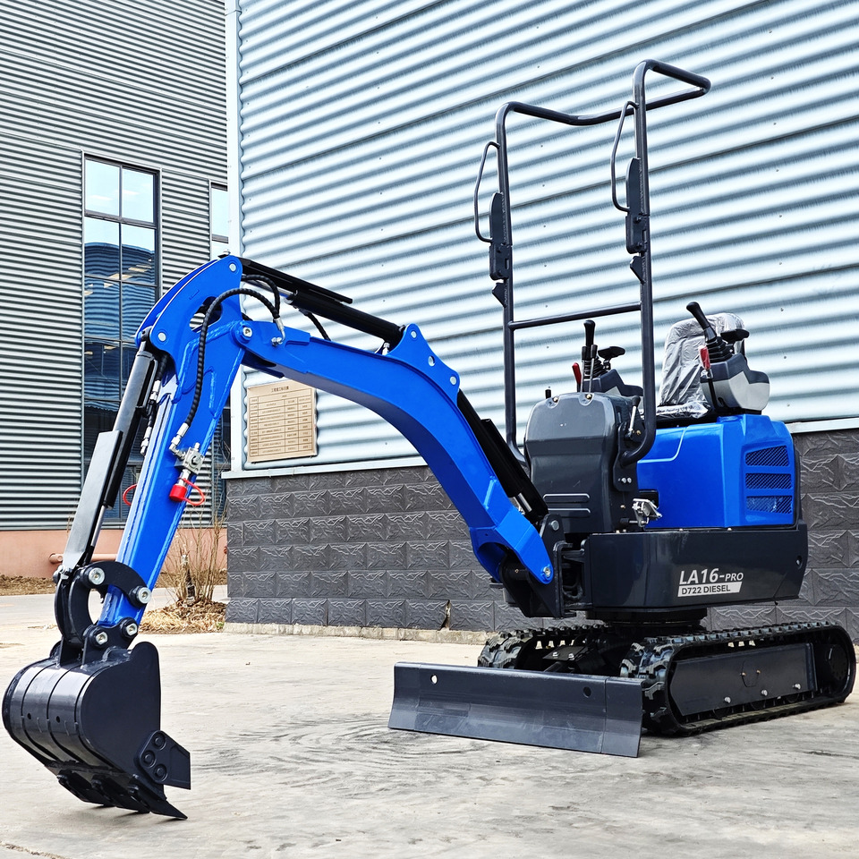 LEZUM LA16Pro Mini Excavator Digger Miniexcavadora EPA Kubota Engine Mini Excavator For Sale With Mini Excavator Attachment Set - Mini pelle: photos 4 LEZUM LA16Pro Mini Excavator Digger Miniexcavadora EPA Kubota Engine Mini Excavator For Sale With Mini Excavator Attachment Set - Mini pelle: photos 4