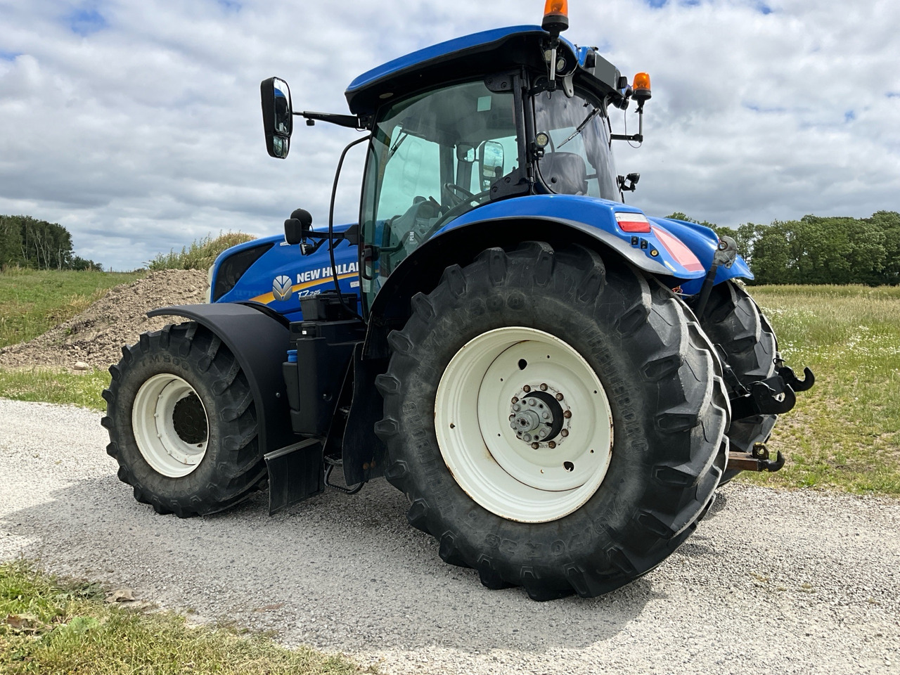 NEW HOLLAND T7 245 - Tracteur agricole: photos 2 NEW HOLLAND T7 245 - Tracteur agricole: photos 2