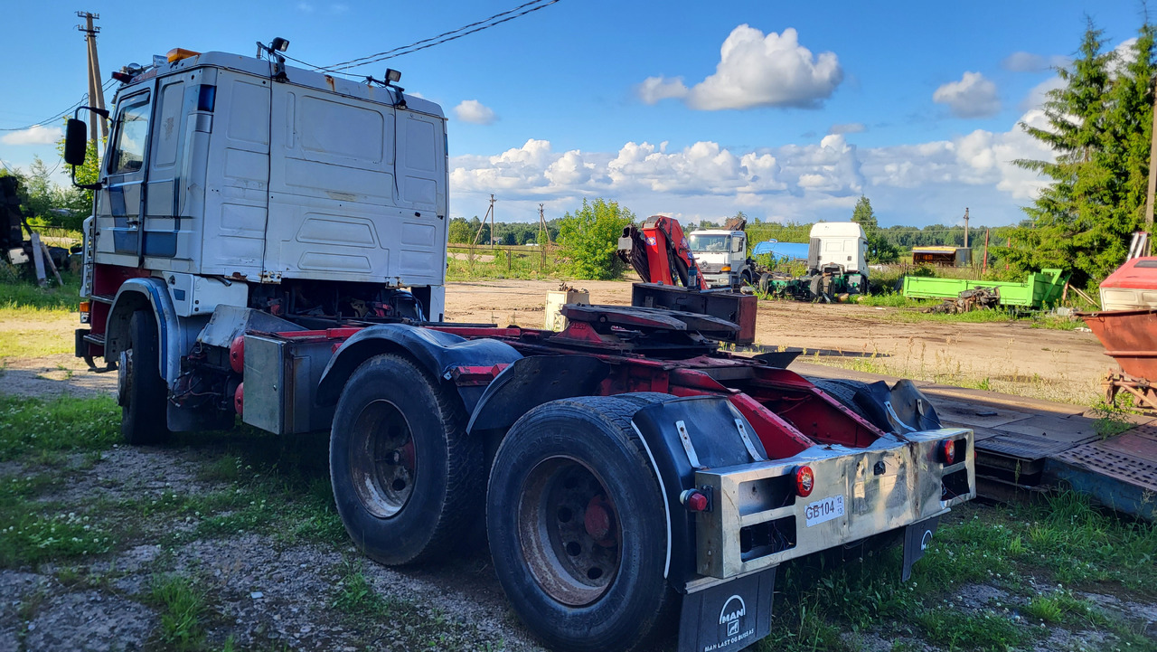 SCANIA R 142 H 6X2 SU KRANU - Tracteur routier: photos 2 SCANIA R 142 H 6X2 SU KRANU - Tracteur routier: photos 2