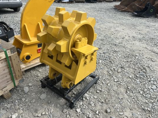Roue de compactage pour minipelle de 5T à 9T - Accessoire pour Engins de chantier: photos 3 Roue de compactage pour minipelle de 5T à 9T - Accessoire pour Engins de chantier: photos 3