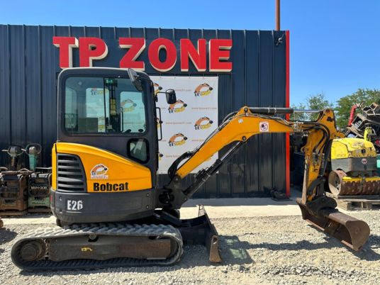 Bobcat E26 cabine a 21500 € HT - Mini pelle: photos 1 Bobcat E26 cabine a 21500 € HT - Mini pelle: photos 1
