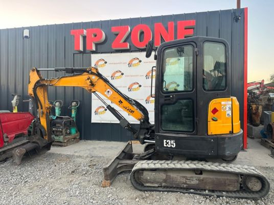 Bobcat E35 Cabine à 22500 € HT - Mini pelle: photos 2 Bobcat E35 Cabine à 22500 € HT - Mini pelle: photos 2