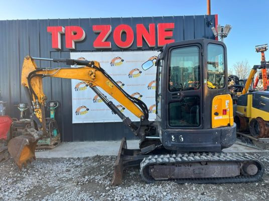 Bobcat E35 à 22 500 € HT - Mini pelle: photos 2 Bobcat E35 à 22 500 € HT - Mini pelle: photos 2