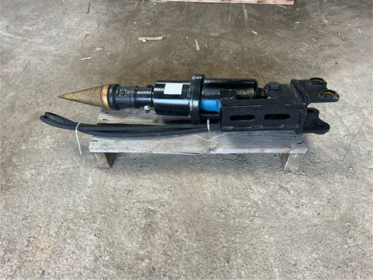 Fendeuse à bois pour minipelle - Fendeuse de bûches: photos 2 Fendeuse à bois pour minipelle - Fendeuse de bûches: photos 2