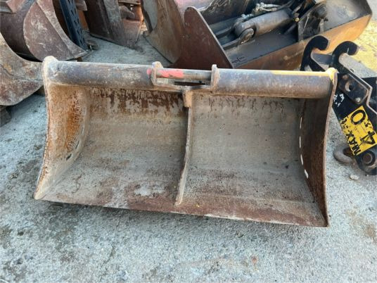 Godet de curage Mbi AR50 - Godet pour pelle: photos 1 Godet de curage Mbi AR50 - Godet pour pelle: photos 1