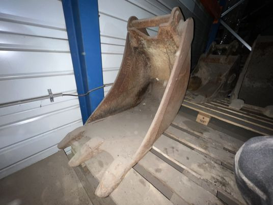 Godet de tranchée MBI AR70 - Godet pour pelle: photos 2 Godet de tranchée MBI AR70 - Godet pour pelle: photos 2