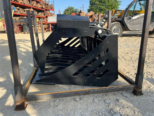 Godet grappin pour minichargeur - Godet: photos 4 Godet grappin pour minichargeur - Godet: photos 4