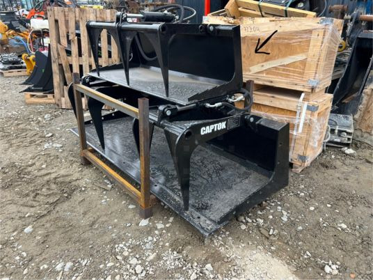 Godet grappin pour minichargeur - Godet: photos 2 Godet grappin pour minichargeur - Godet: photos 2