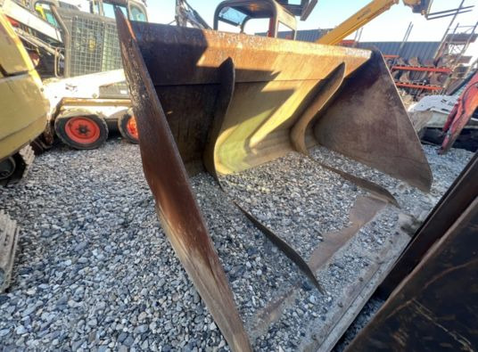 Merlo godet grand volume - Godet pour chargeur: photos 1 Merlo godet grand volume - Godet pour chargeur: photos 1