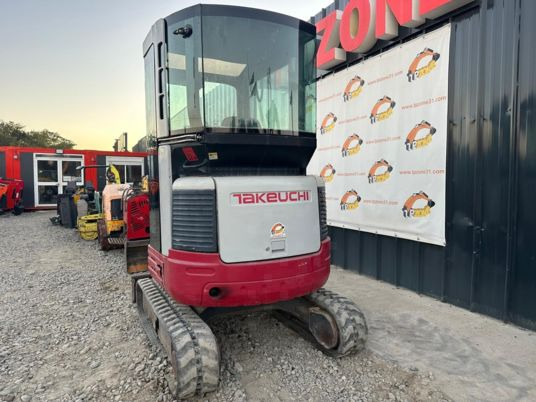 Takeuchi TB23R Cabine à 17 500 € HT - Mini pelle: photos 4 Takeuchi TB23R Cabine à 17 500 € HT - Mini pelle: photos 4